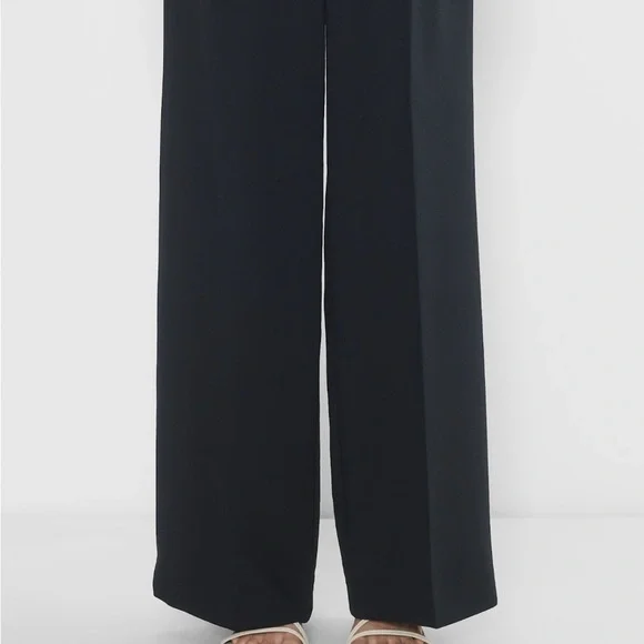 Aritzia Effortless wide leg/high rise/short inseam - Picture 1 of 3